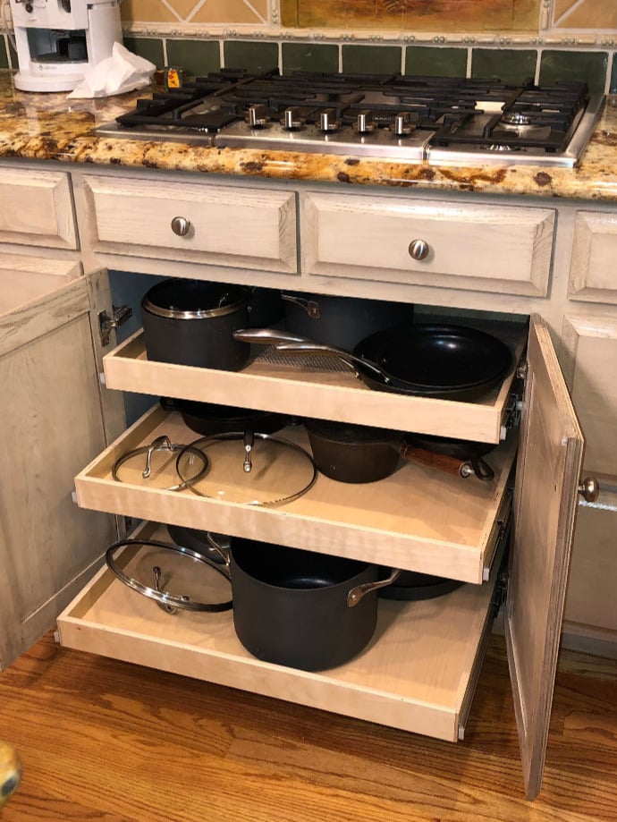 3 Pull-Out Cabinet