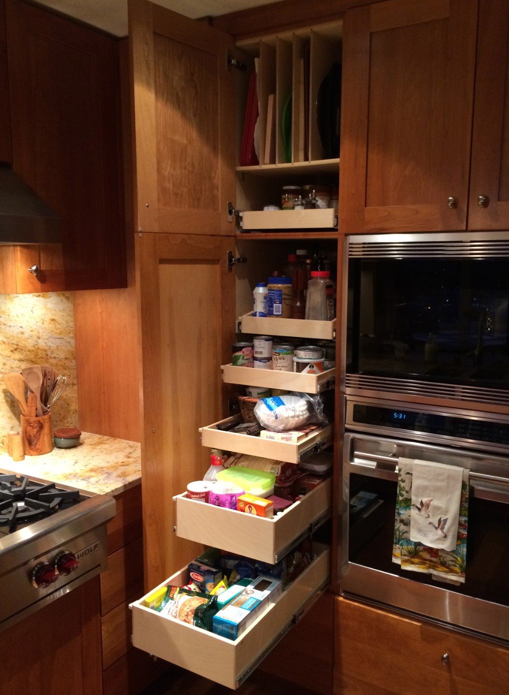 Cabinet Pantry