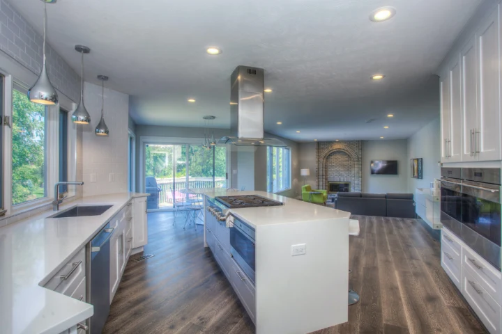 Fully equipped kitchen with built-in appliances.