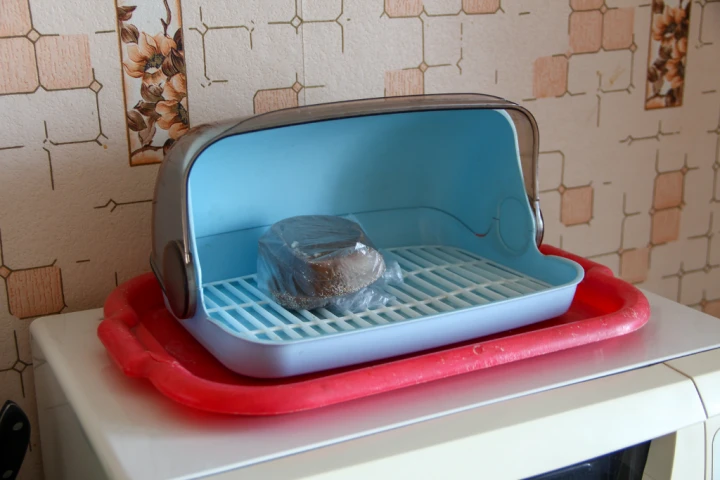 Bread bin.